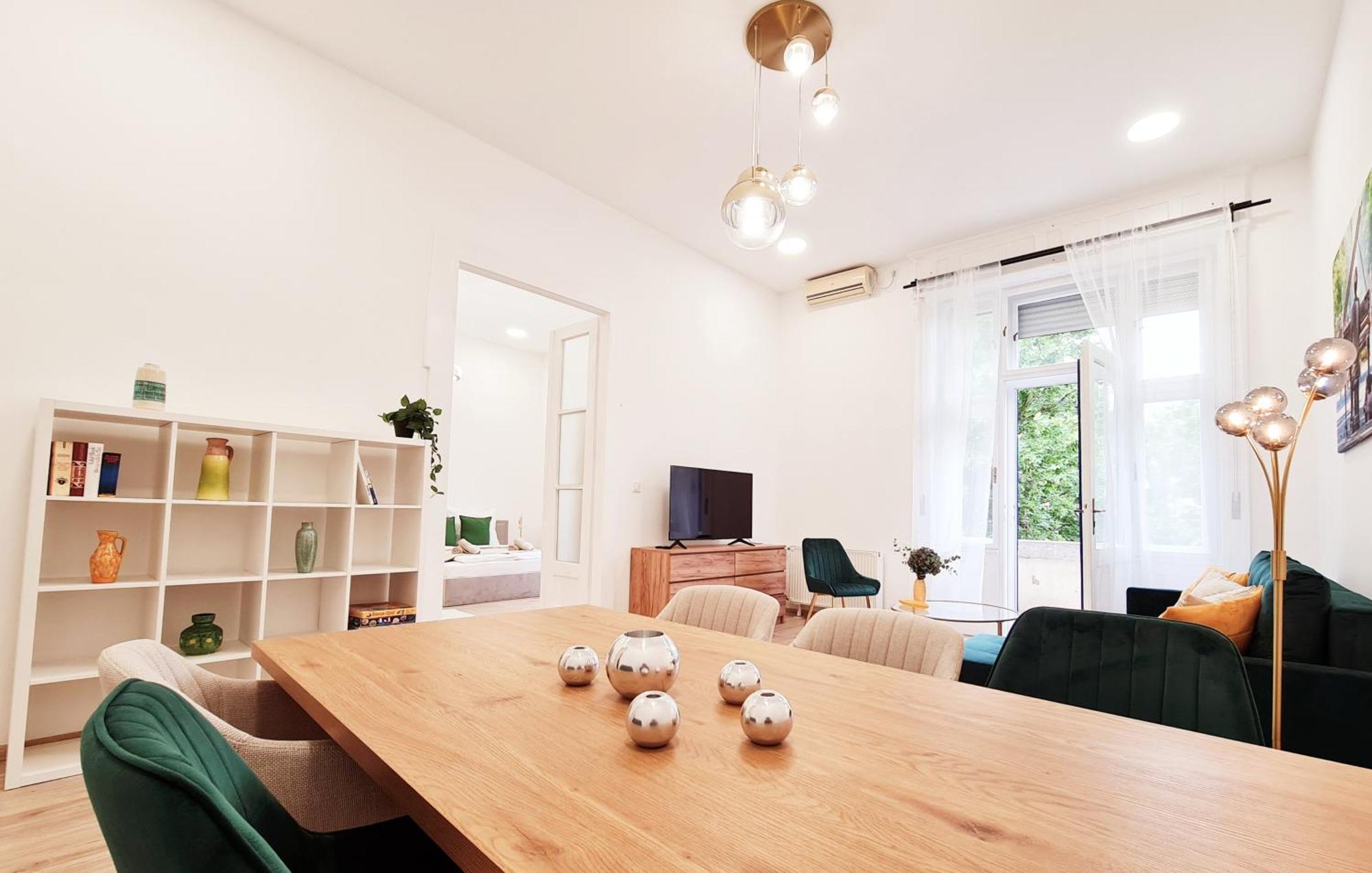 Апартаменти Liszt With Balcony And Garage Available -symphony 1