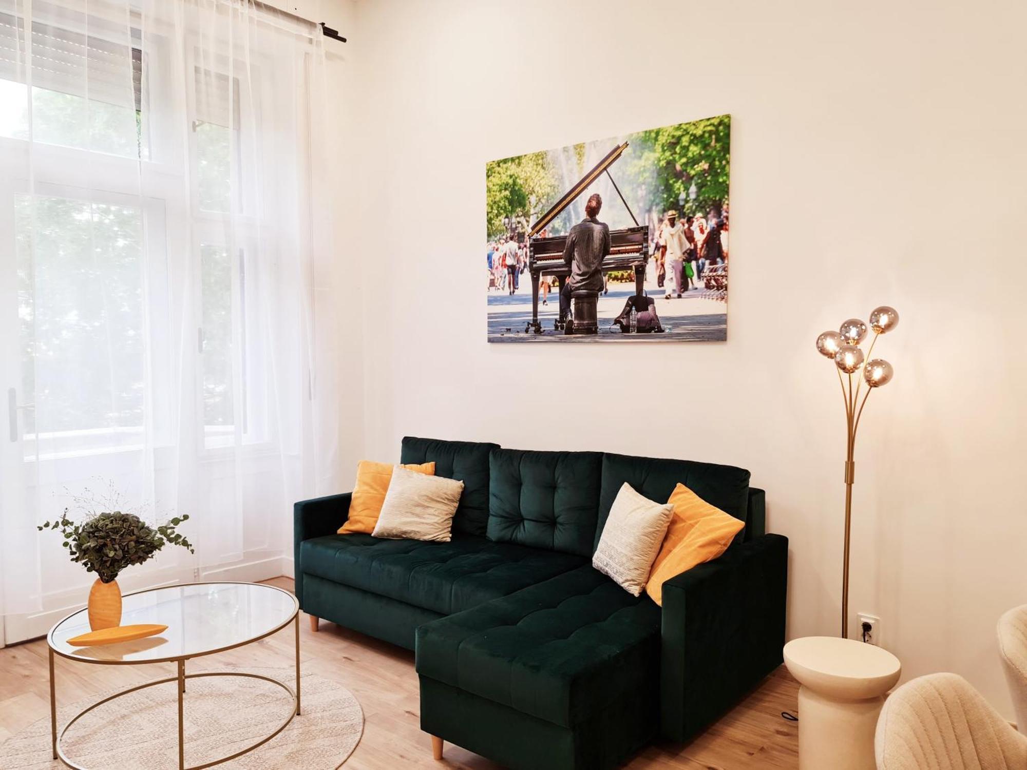 Апартаменти Liszt With Balcony And Garage Available -symphony 1